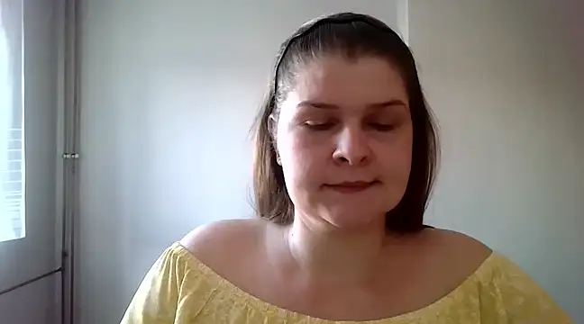 lovexCaroline online show from 3, 3, 2025