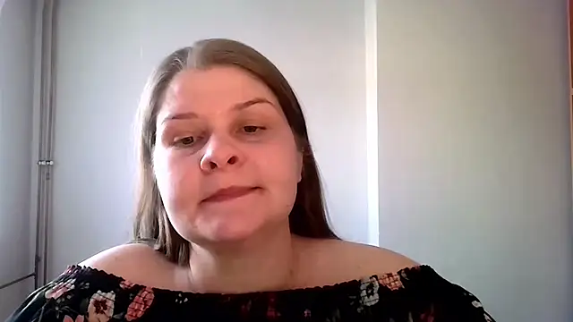 lovexCaroline online show from 10, 3, 2025