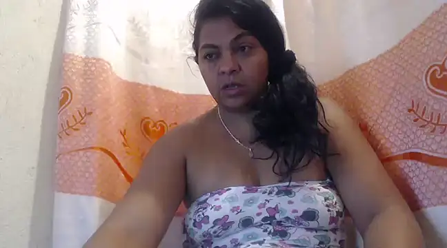 Snapshot of Brunette_Scarleth09 chatting on 4, 3, 2025 Brunette Scarleth09 online show from 4, 3, 2025