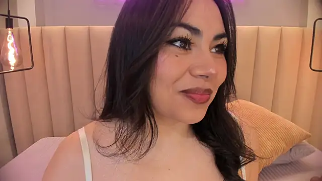Snapshot of Naomymonroe_ chatting on 22, 5, 2026 Naomymonroe online show from 22, 5, 2026