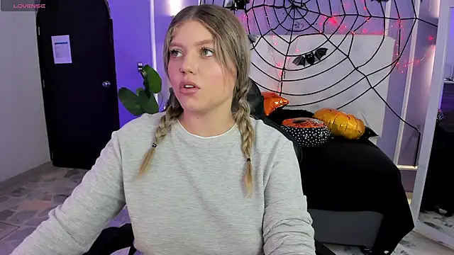 alaia greyy online show from 1, 11, 2025