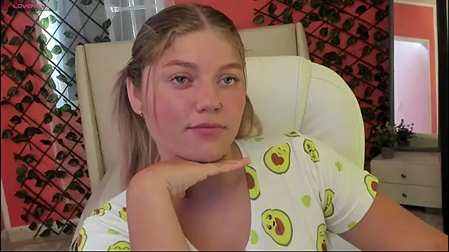alaia greyy online show from 12, 5, 2026