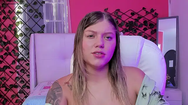 alaia greyy online show from 25, 6, 2026