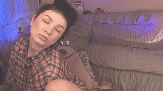 BritneyBarker online show from 11, 3, 2025