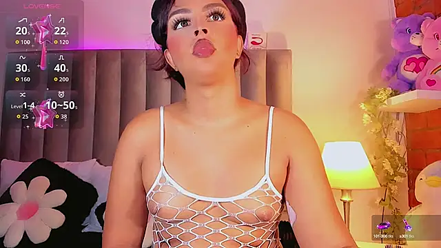 Snapshot of CamiiGarcia chatting on 5, 10, 2025 CamiiGarcia online show from 5, 10, 2025