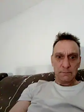 lovemachineeee online show from 10, 2, 2026