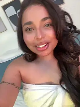 Snapshot of RachelRusso chatting on 2, 2, 2025 RachelRusso online show from 2, 2, 2025