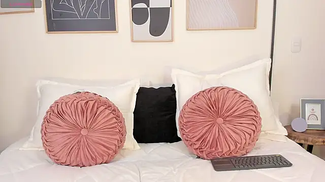 Snapshot of RachelRusso chatting on 13, 2, 2025 RachelRusso online show from 13, 2, 2025