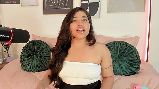 Snapshot of RachelRusso chatting on 6, 3, 2025 RachelRusso online show from 6, 3, 2025