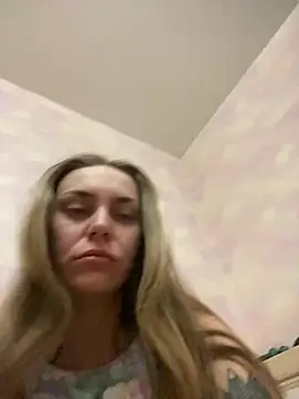 Snapshot of White_Lu chatting on 15, 2, 2025 White Lu online show from 15, 2, 2025