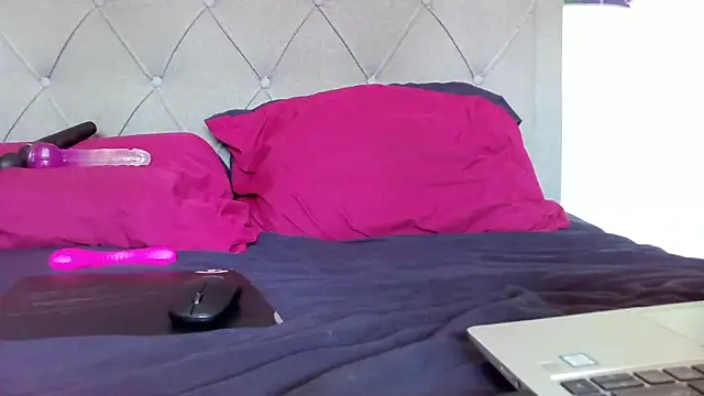 Snapshot of bunnyfox420 chatting on 24, 9, 2025 bunnyfox420 online show from 24, 9, 2025