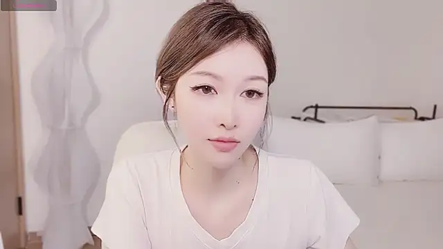 longlong xu online show from 23, 10, 2025