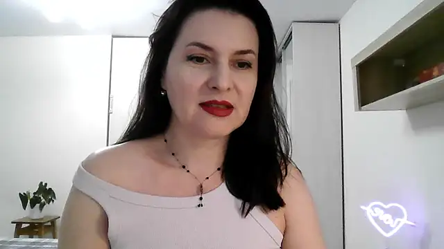 Victoria Glam online show from 15, 3, 2025