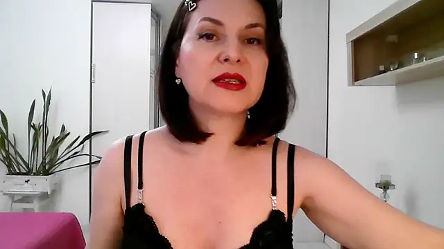 Victoria Glam online show from 10, 4, 2026