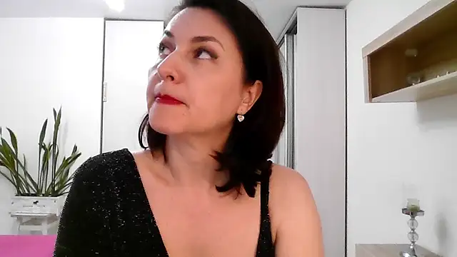 Victoria Glam online show from 29, 4, 2026