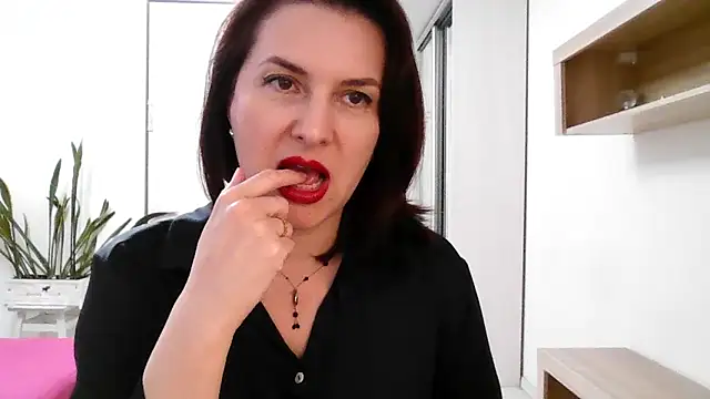 Victoria Glam online show from 19, 5, 2026