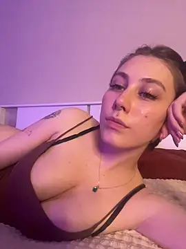 Molli Luv online show from 25, 10, 2025