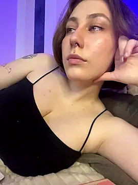 Molli Luv online show from 25, 7, 2026