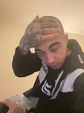 Snapshot of tony51753 chatting on 23, 1, 2025 tony51753 online show from 23, 1, 2025