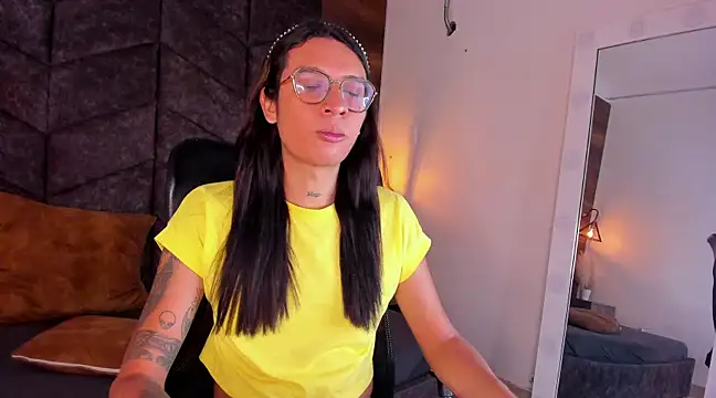 LauraaGomezz   online show from 12, 2, 2025