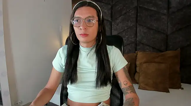 LauraaGomezz   online show from 21, 2, 2025