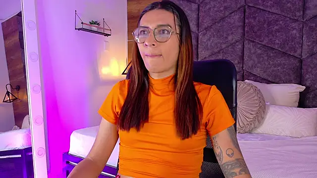 LauraaGomezz   online show from 23, 9, 2025