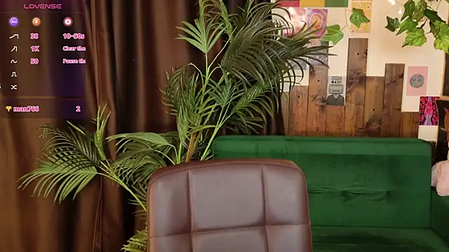 Snapshot of Yo_Pixxie chatting on 1, 2, 2025 Yo Pixxie online show from 1, 2, 2025
