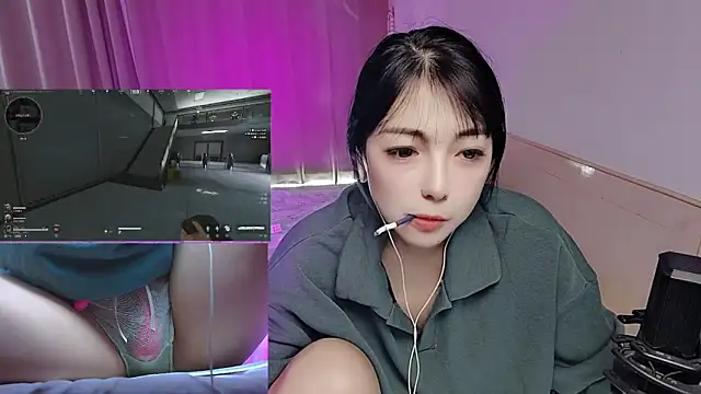 Snapshot of Song_99 chatting on 15, 12, 2025 Song 99 online show from 15, 12, 2025