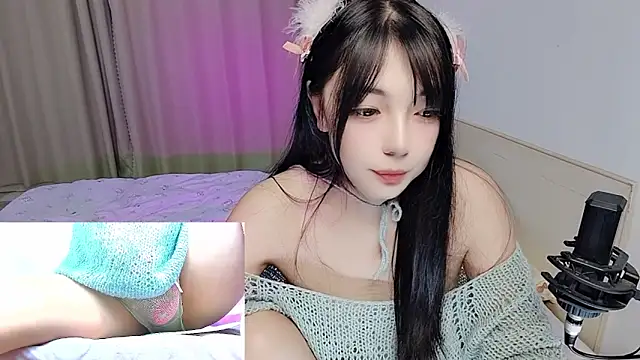 Snapshot of Song_99 chatting on 15, 12, 2025 Song 99 online show from 15, 12, 2025