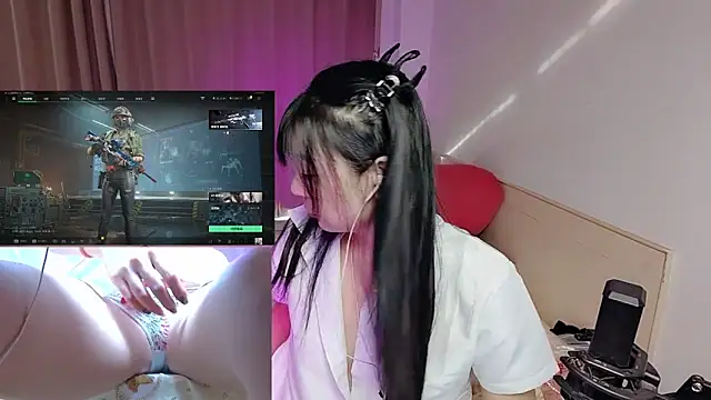 Snapshot of Song_99 chatting on 17, 12, 2025 Song 99 online show from 17, 12, 2025