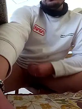 Luigi1990  online show from 4, 3, 2025