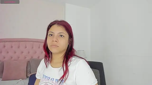 Kendall  Fox online show from 12, 9, 2025