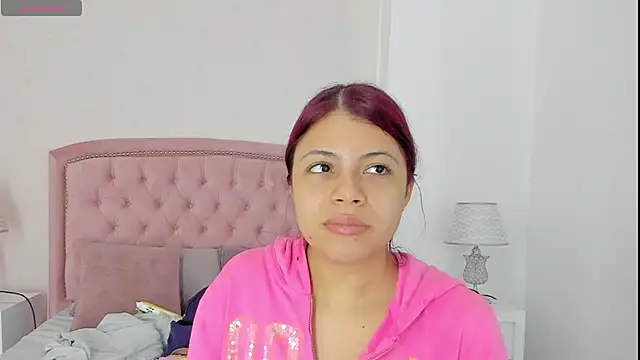 Kendall  Fox online show from 14, 9, 2025