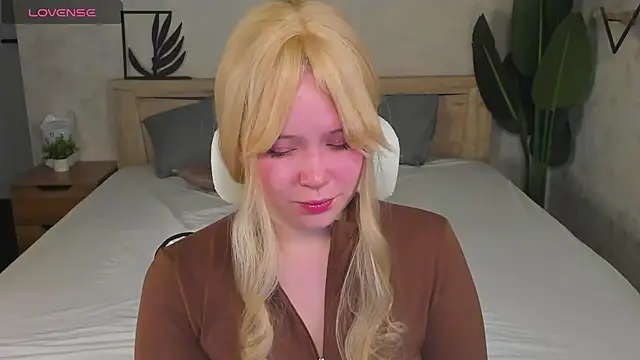 Snapshot of Amy_Kimberlly chatting on 5, 12, 2025 Amy Kimberlly online show from 5, 12, 2025