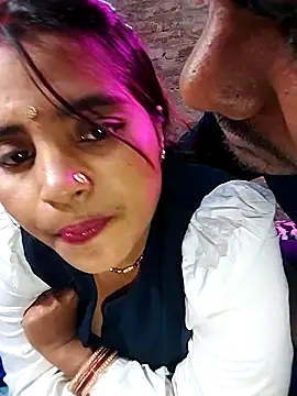 Snapshot of Simrandeshipp chatting on 7, 3, 2025 Simrandeshipp online show from 7, 3, 2025