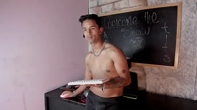 Nikki and Mayk online show from 4, 3, 2025