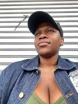 Snapshot of Boneca25 chatting on 13, 2, 2025 Boneca25 online show from 13, 2, 2025