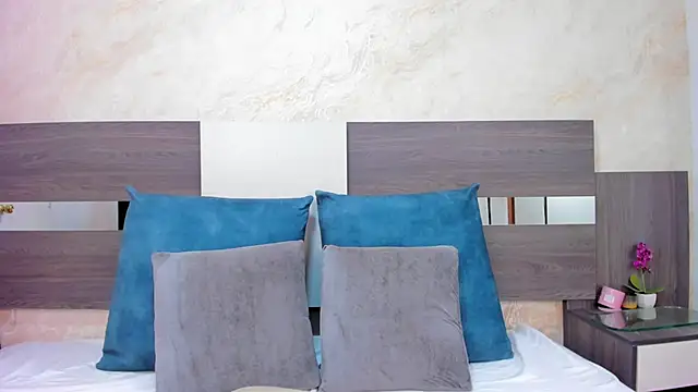 Snapshot of rachel_kole chatting on 2, 2, 2025 rachel kole online show from 2, 2, 2025