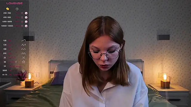 ElvinaBestwick online show from 4, 3, 2025