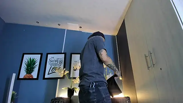 Snapshot of kaletattoo chatting on 12, 9, 2025 kaletattoo online show from 12, 9, 2025