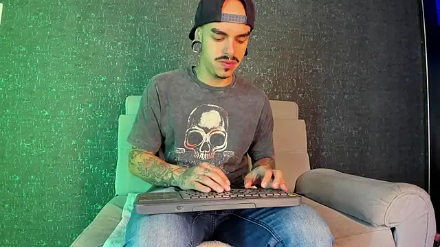 Snapshot of kaletattoo chatting on 16, 10, 2025 kaletattoo online show from 16, 10, 2025