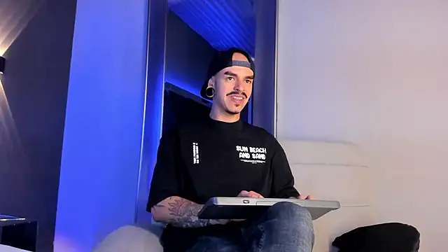 Snapshot of kaletattoo chatting on 20, 10, 2025 kaletattoo online show from 20, 10, 2025