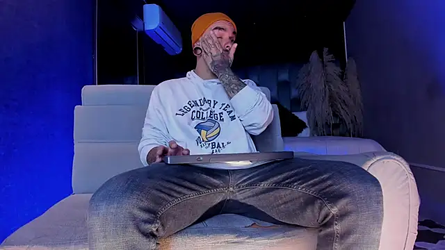 Snapshot of kaletattoo chatting on 14, 3, 2026 kaletattoo online show from 14, 3, 2026