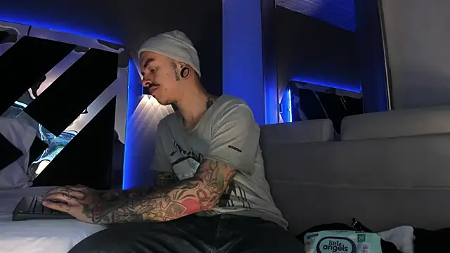 Snapshot of kaletattoo chatting on 15, 3, 2026 kaletattoo online show from 15, 3, 2026