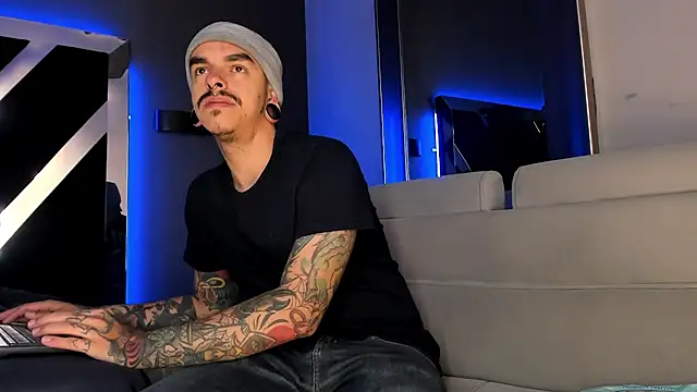 Snapshot of kaletattoo chatting on 4, 6, 2026 kaletattoo online show from 4, 6, 2026