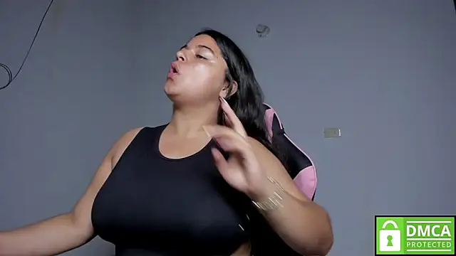 Snapshot of Little_Shaara chatting on 19, 9, 2025 Little Shaara online show from 19, 9, 2025