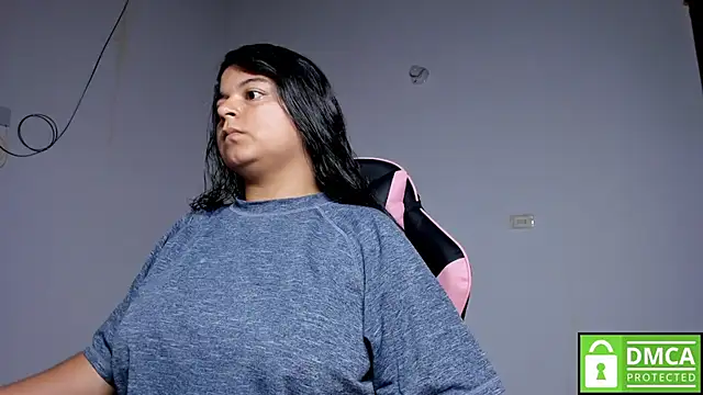 Snapshot of Little_Shaara chatting on 21, 10, 2025 Little Shaara online show from 21, 10, 2025