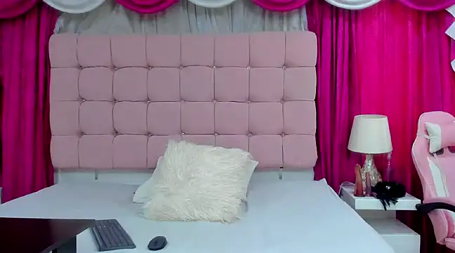 CanelaDevil  online show from 31, 1, 2025