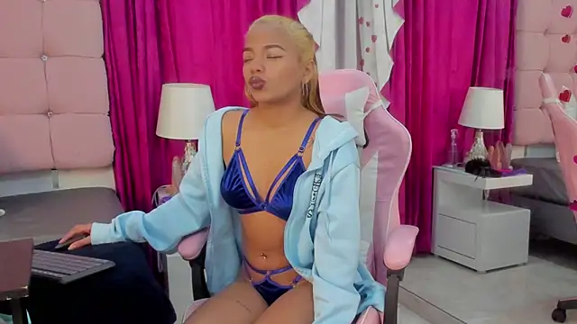 CanelaDevil  online show from 15, 2, 2025