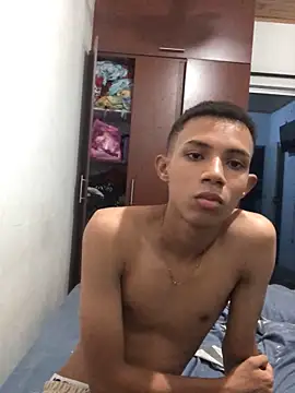 Alvarozzxv online show from 26, 1, 2025